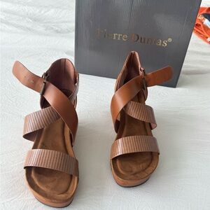 Pierre Dumas Women's Tan Strappy Sandals